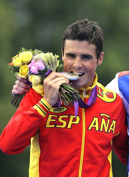 Gómez Noya: "No competiré contra Armstrong en triatlón" Gómez Noya: "No competiré contra Armstrong en triatlón"