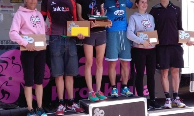 Gwen Jorgensen gana el triatlón de Pasais
