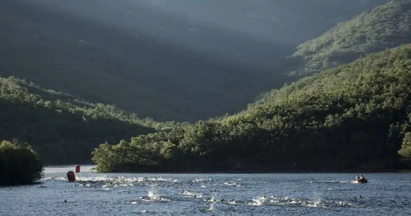 Distancias Sprint y Ol�mpica en la XII Edici�n del Triatl�n de <h3 class='enlacePalabraNoticia'>Riaza</h3>