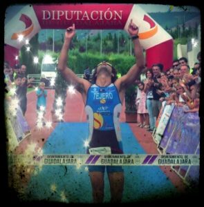 Iván Tejero und Estefanía Gómez gewinnen den Triathlon in Guadalajara
