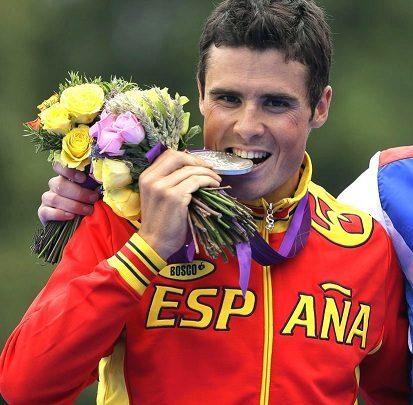 Gómez Noya: "I will not compete against Armstrong in triathlon"