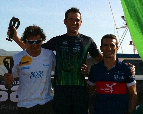 Víctor del Corral, Ivan Raña and Saleta Castro climb the podium on the 8 ISLA CHALLENGE Trail
