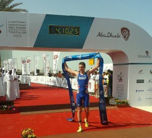 Alistair Brownlee gewinnt den Abu Dhabi Short Triathlon