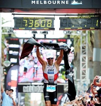 Eneko Llanos gagne le Melbourne Ironman