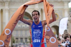 Emilio Martín participera au triathlon de Séville
