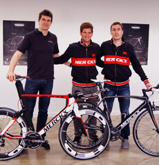 Marcel Zamora firma per Eddy Merckx Cycles