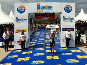 Eneko Llanos gewinnt den Ironman auf Mallorca