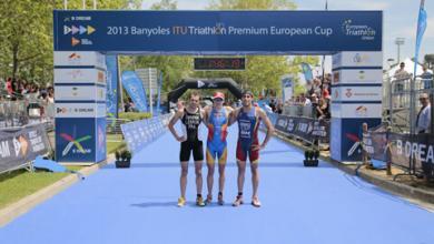 Fernando Alarza Gana la Copa de Europa de triatlon en Banyoles, 2º. Aurelien Lebrun y 3º Vicente Hernandez