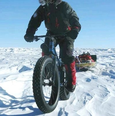 Juan Menéndez Granados rempli au Pôle Sud à vélo