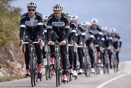 Compex and Omega Pharma Quick Step celebrate the renewal of their association with a world title