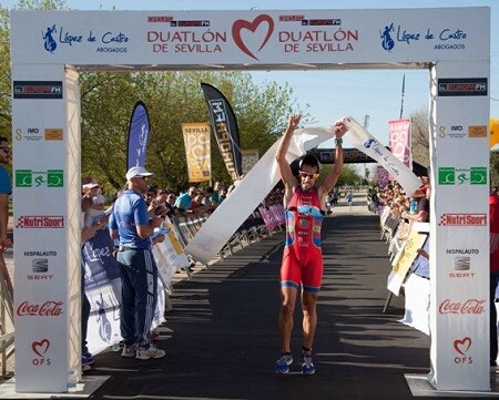 Emilio Martín vence el duatlón de sevilla