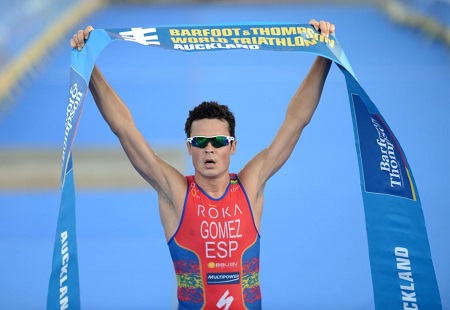 Javier Gómez Noya gewinnt in Aukland