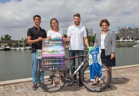 Präsentation des Hafens von Sevilla Triathlon