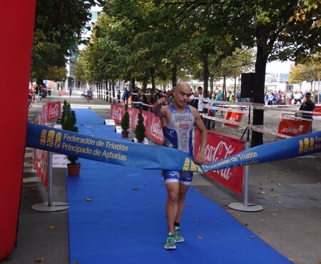 Fernando Barroso vincitore del Triathlon Villa de Gijón 2014