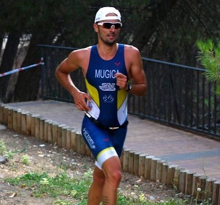 Dani Múgica en compétition avec des lunettes