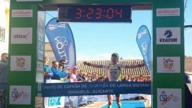 Raul Amatrian im Ziel der spanischen Duatlon LD Championship