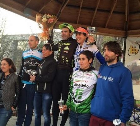Gurutze Frades y Jose Almagro vencedores en el Duatlón de Durango