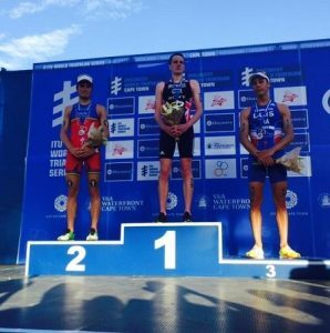 Alistair Brownlee vence em Cape Town