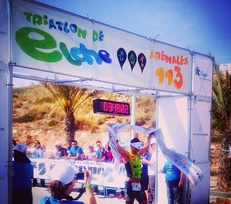 Domenico Pascuelo gewinnt im Elche Triathlon