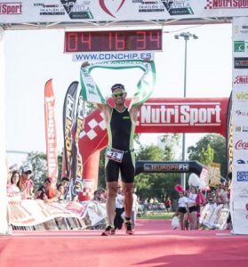 Antonio Carmona vence o Half Triathlon de Sevilha