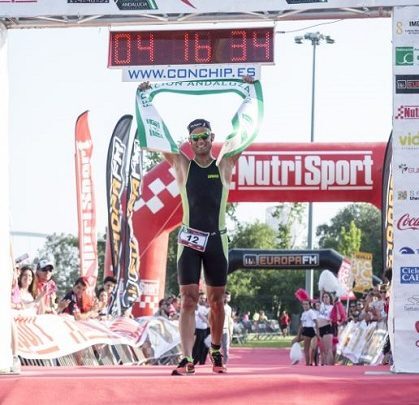 Antonio Carmona vence o Half Triathlon de Sevilha