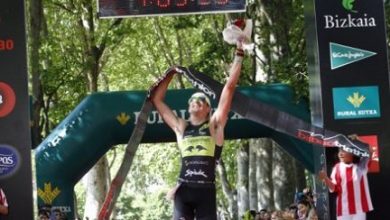 Gustavo Rodríguez ganando el Bilbao Triathlon