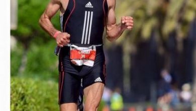 Chema Martinez running in a triathlon