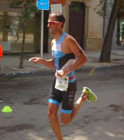 Alberto Gónzalez in the Cáceres Triathlon