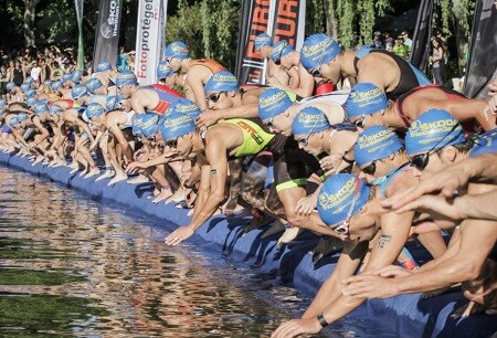 salida del agua del Triatlón Villa de Madrid