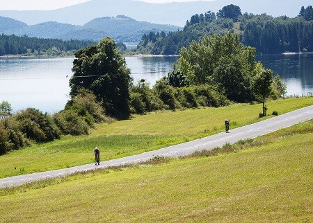 Faire du vélo dans le Triathlon de Vitoria