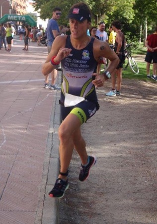 Alba Reguillo dans le triathlon de Cuenca