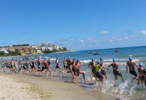 Salida femenina del Campeonato de España de Triatlón