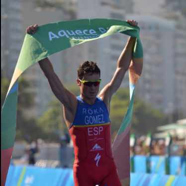 Javier Gómez Noya wins the test rio event