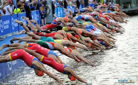 Salida Series Mundiales de Triatlón