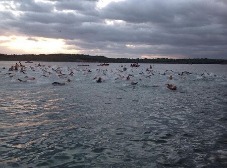 Partenza del Triathlon Mezza Minorca