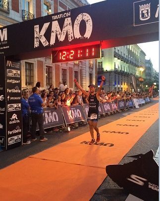 Fran Blanco at the finish of the Madrid Triathlon KM0