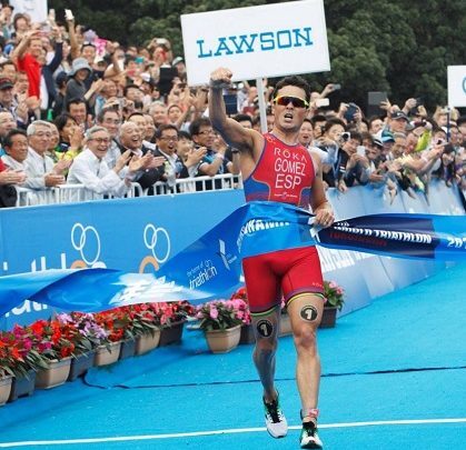 Triathlon por convite da casa na ilha Gomez Noya