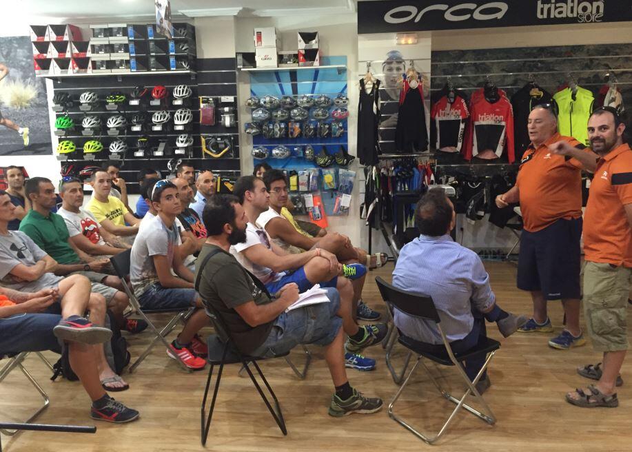 David Garcia dans une conférence sur le Triathlon Km0