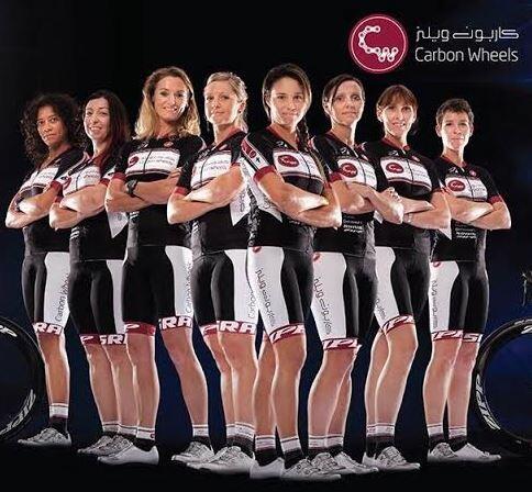 Isora Sosa signs for the international cycling team Carbon Wheels in Qatar