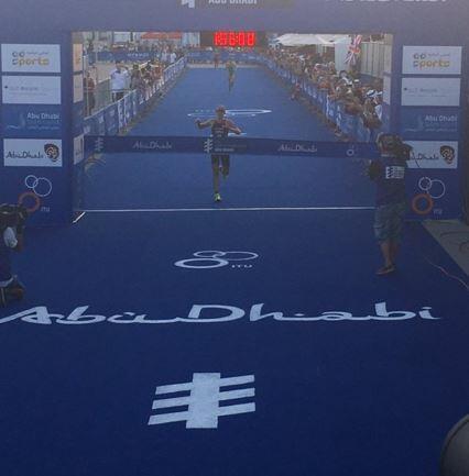 Jodie Stimpson gewinnt die Abu Dhabi World Series