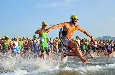 Inizio del nuoto della serie Triahlon