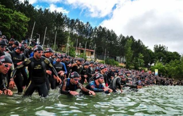 Inizio del Triathlon Mezza Pamplona