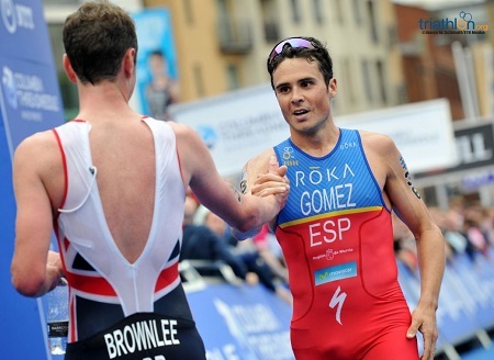 Javier Gómez Noya congratulating Alistair Brownlee in Leeds