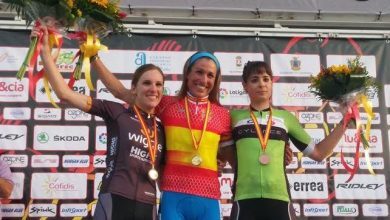 Mavi García en el podium del Campeonato de España de ciclismo en ruta