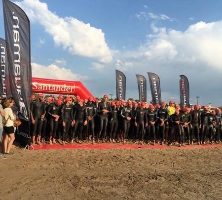 Inizio del nuoto Santander Triathlon Series Valencia