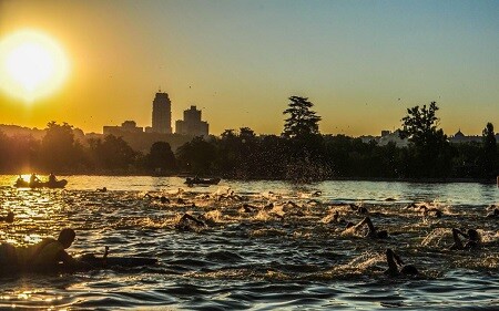 nadar no triátlon villa de madri