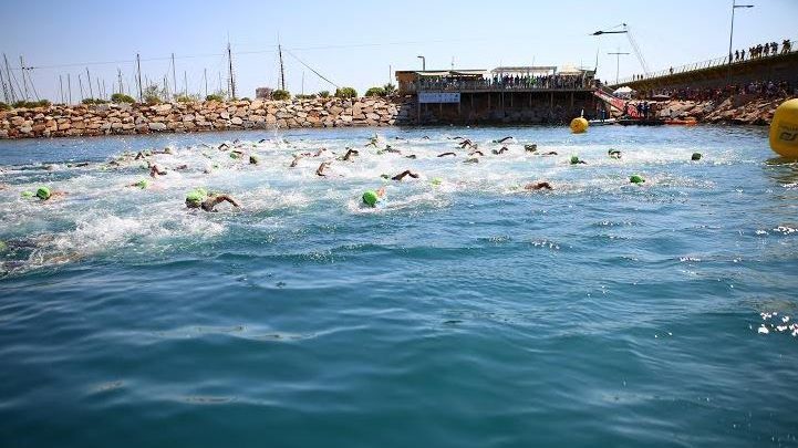 Triwhite-Schwimmsektor in Torrevieja