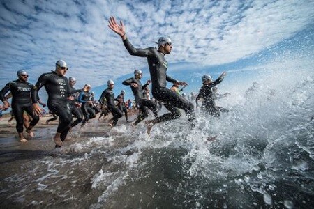 Departure Swimming Triathlon Pinedo