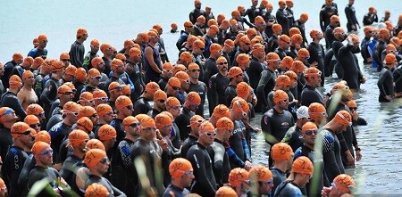 Partenza in acqua del Triathlon di Guadalajara