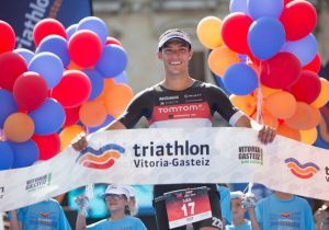 Iván Alvarez ganador Triathlon Vitoria